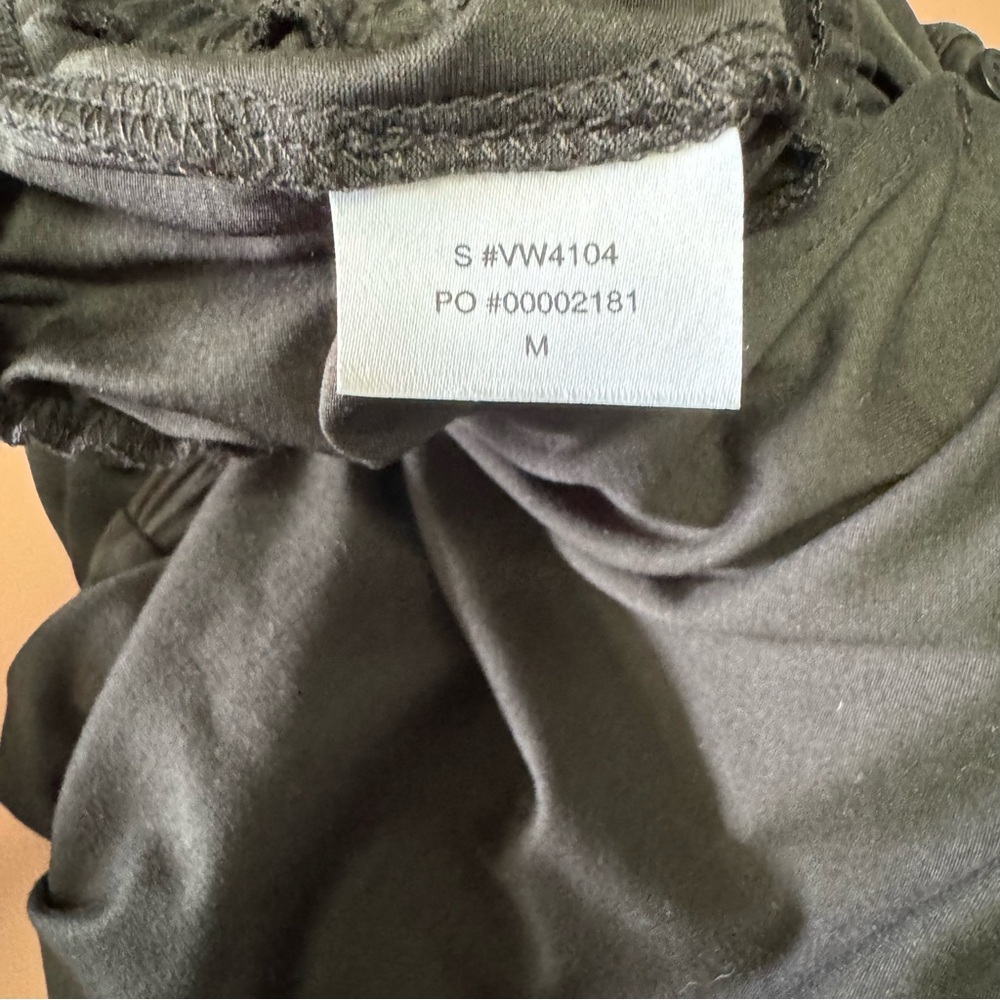 Vuori Short Sleeve Lux Crew Jumpsuit Size M Black Athletic Sporty Athleisure - Picture 9 of 11